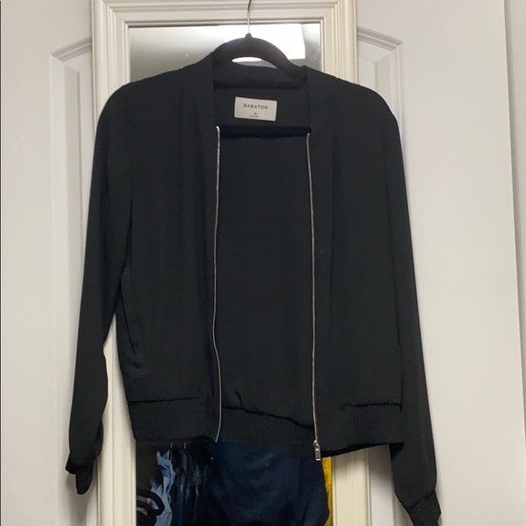 Babaton Jackets & Blazers - Babaton bomber/blazer size xs in black